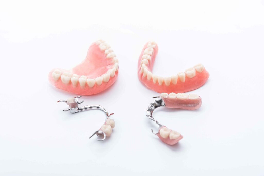 dentiers, prothèses dentaires amovibles partielles et complètes, prothèses dentaires flexibles