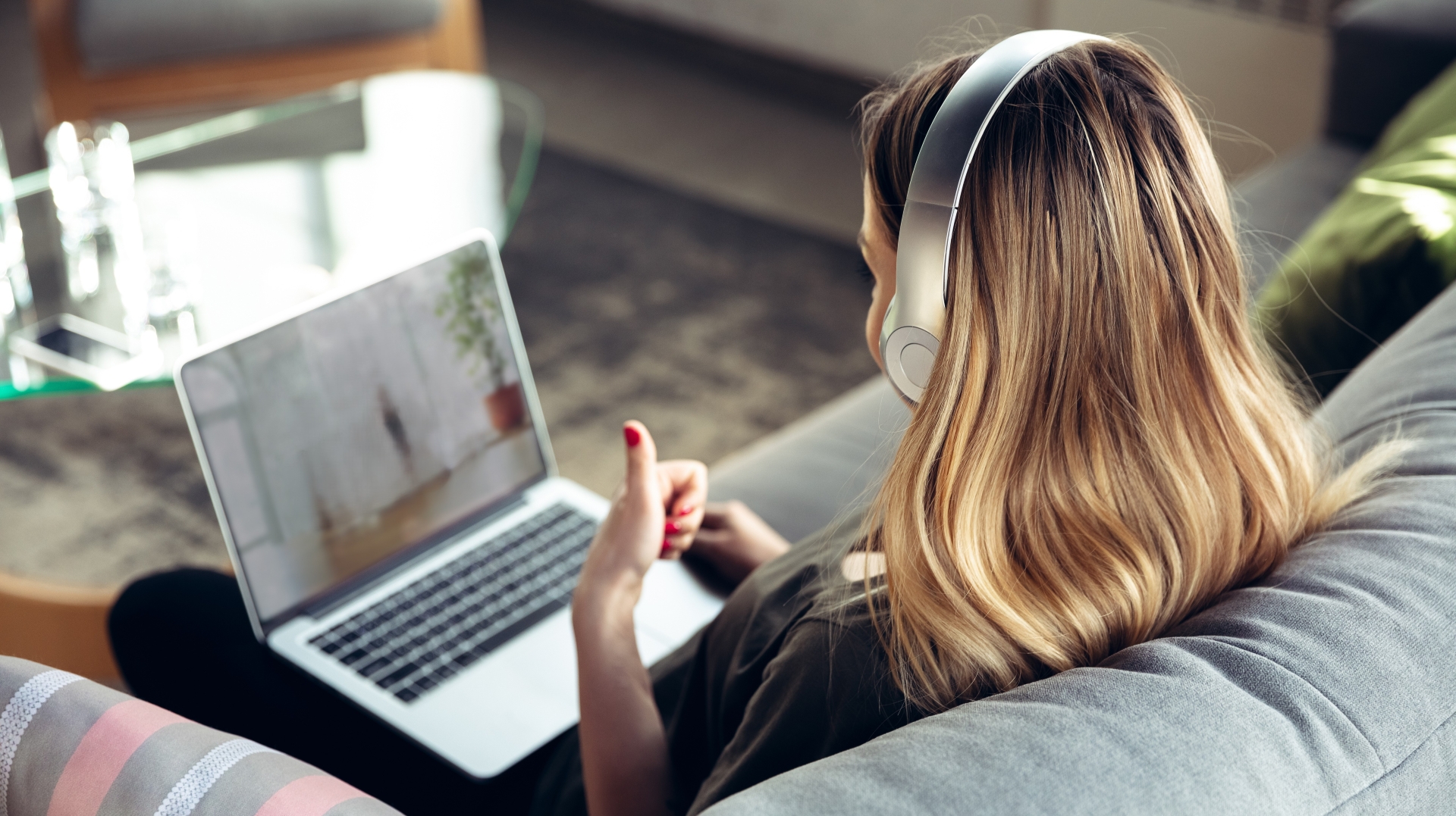 Téléconsultation et contrôle à distance après traitement dentaire en Algérie à Alger depuis la France